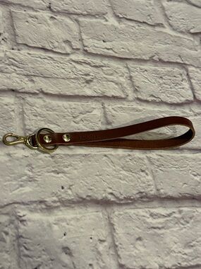 FOUNT Brown Leather Wristlet Strap Keychain